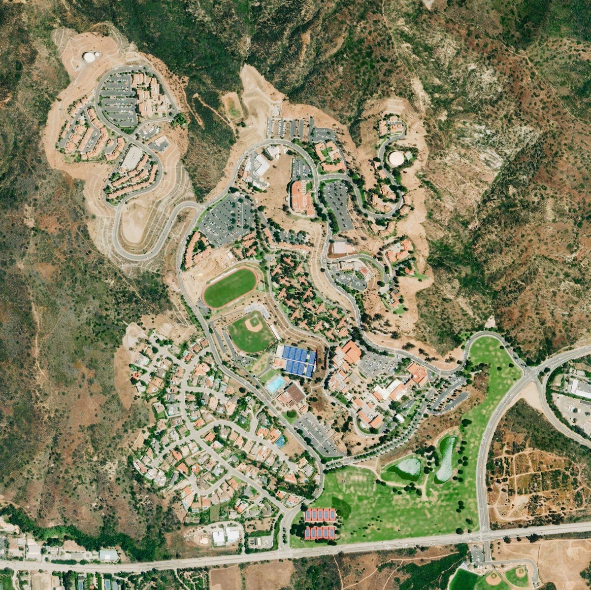 TBT Take A Trip Through Time As You Swipe Through These Aerial Shots Of Pepperdine Over The Years The First Photo Is From 2017 The Second Is From 1978 so Much